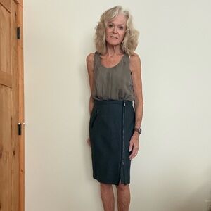 Elegant Gray Women's Skirt